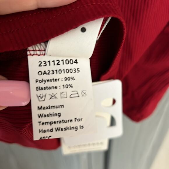 NWT REVOLVE & MOD MINIMALIST lovers COMMENSE fitted mock neck sleeveless top M - Picture 6 of 6